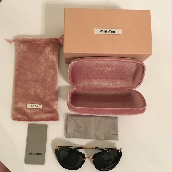 SOLD🌺🌺🌺Miu Miu Sunglasses 🕶 NWOT - Picture 7 of 7